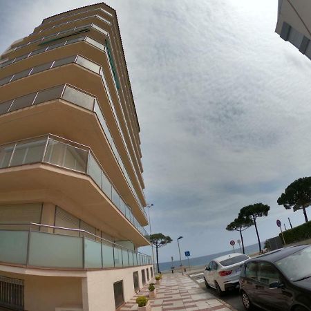 Apartamento A Primera Linea De Mar En Platja D'Aro Bagian luar foto