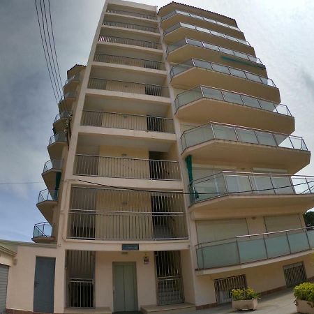 Apartamento A Primera Linea De Mar En Platja D'Aro Bagian luar foto