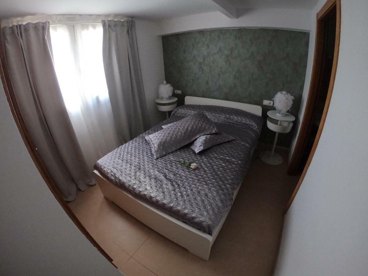 Apartamento A Primera Linea De Mar En Platja D'Aro Bagian luar foto