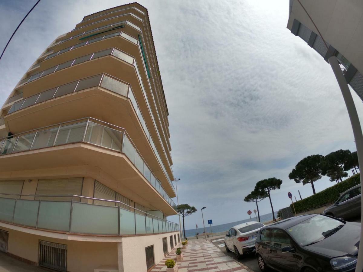 Apartamento A Primera Linea De Mar En Platja D'Aro Bagian luar foto