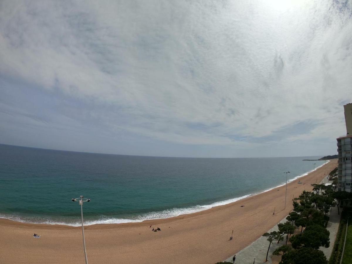 Apartamento A Primera Linea De Mar En Platja D'Aro Bagian luar foto