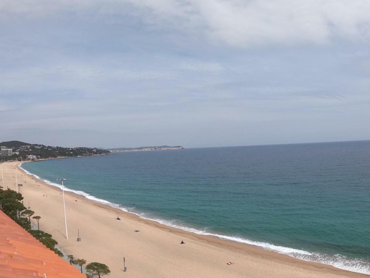 Apartamento A Primera Linea De Mar En Platja D'Aro Bagian luar foto